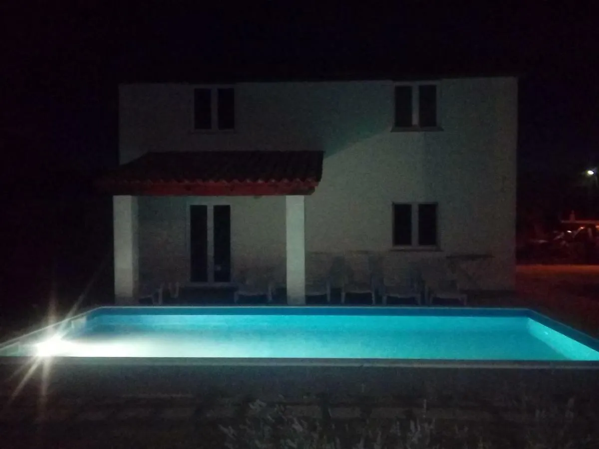 Pool House - Medulin Riviera Apartment 0*,  Croatia